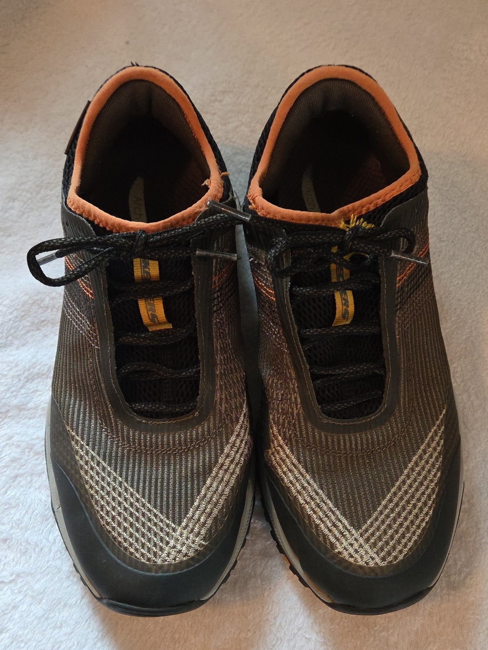 Men's Skechers Steady Grip w/Arch Fit Insole Trail/Running Shoes in Black Orange